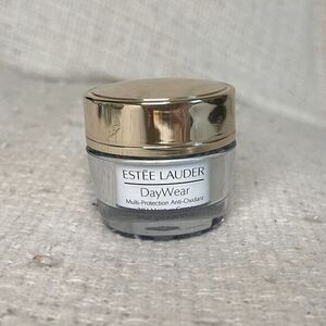 Estee Lauder DayWear‎ Multi-Protection Anti-Oxidant 24H Creme - SPF15 - .5 oz
